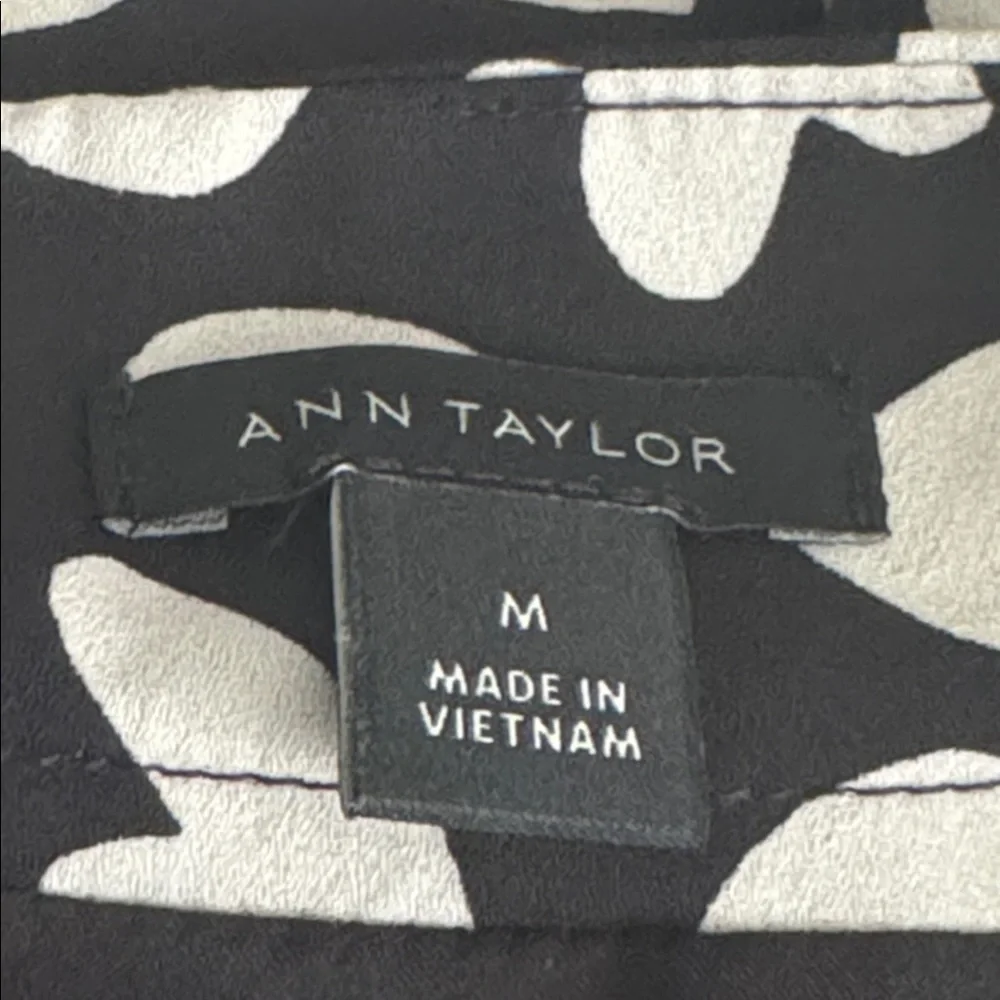 ANN TAYLOR Heart Mock Neck Shift Dress Black White Sz M Short Sleeve‎ Work Party
